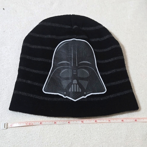 Star Wars Darth Vadar Beanie - Picture 1 of 6